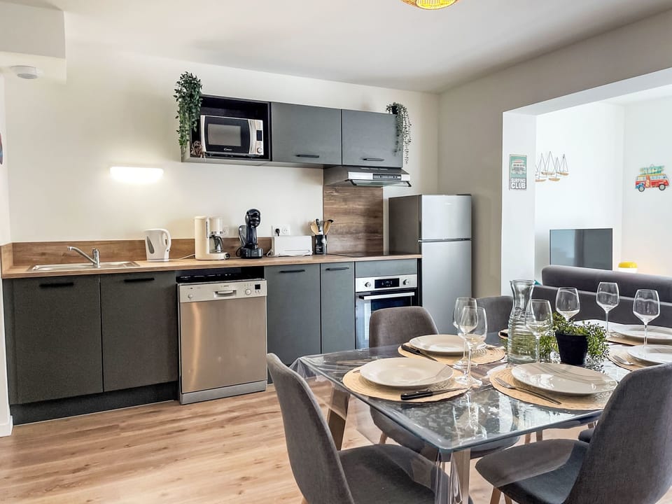 Kitchen / Dining Room