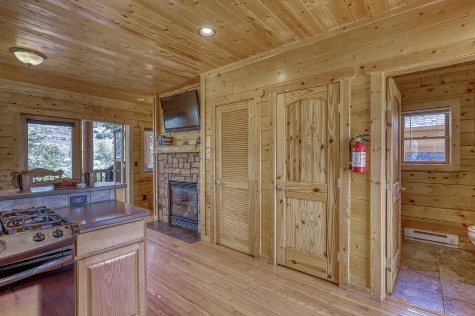 Main floor open concept - Smart TV,  river views and a full kitchen!