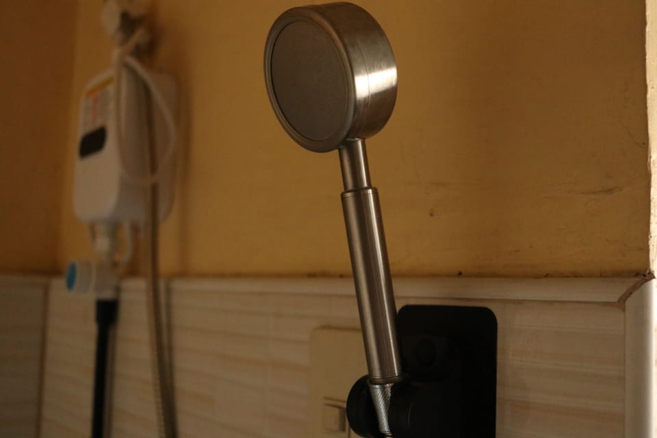 Hand-held showerhead