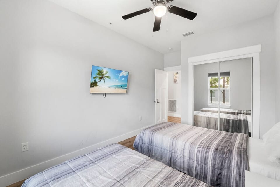 Third Bedroom!  Double Twin Size Beds!