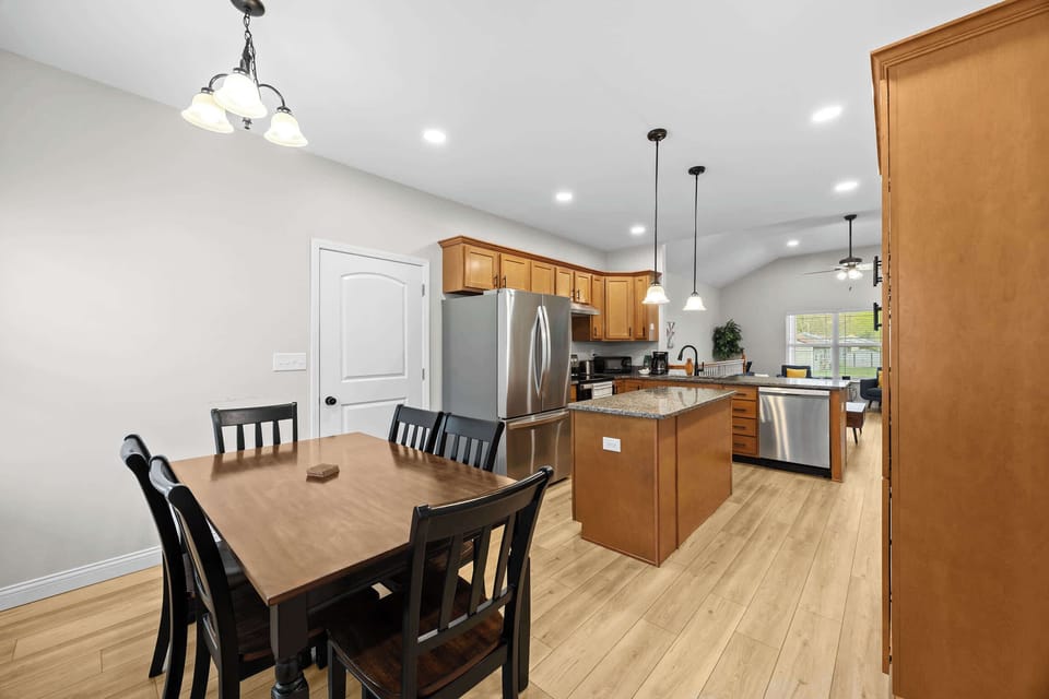 Dining Room: We also have a dining area, providing a perfect setting for meals and gatherings.