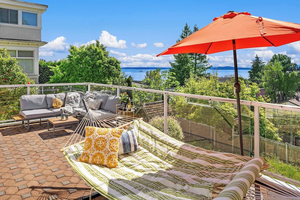 Discover your own slice of paradise with panoramic views and a touch of nature’s serenity.