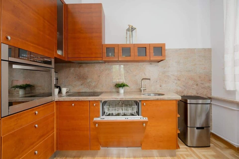 Modern, fully equipped kitchenette. 