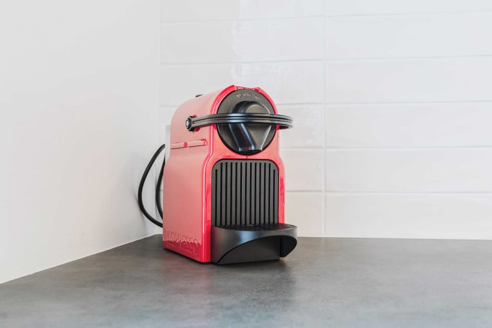 Nespresso-compatible machine - for coffee connoisseurs.