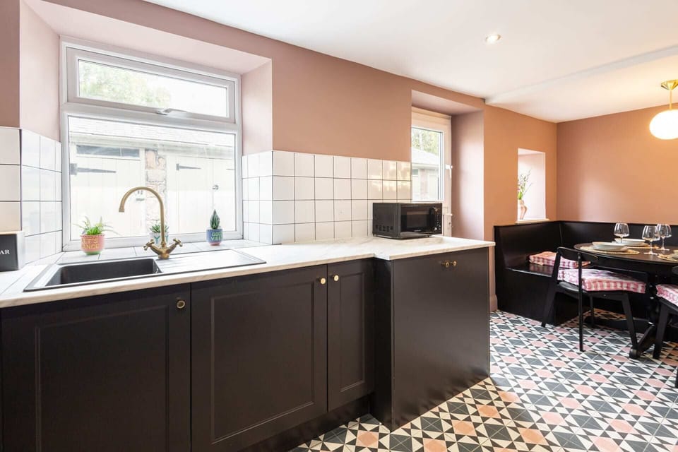 Canny Cottage, Otterburn - Host & Stay