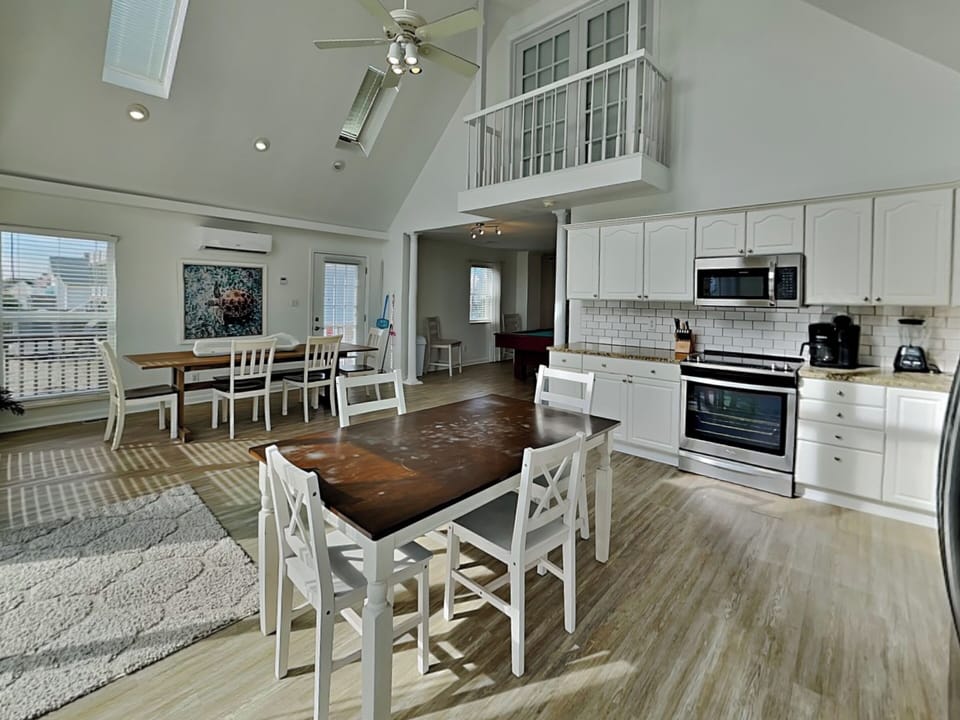 Fully Equipped Kitchen + Seating for Everyone