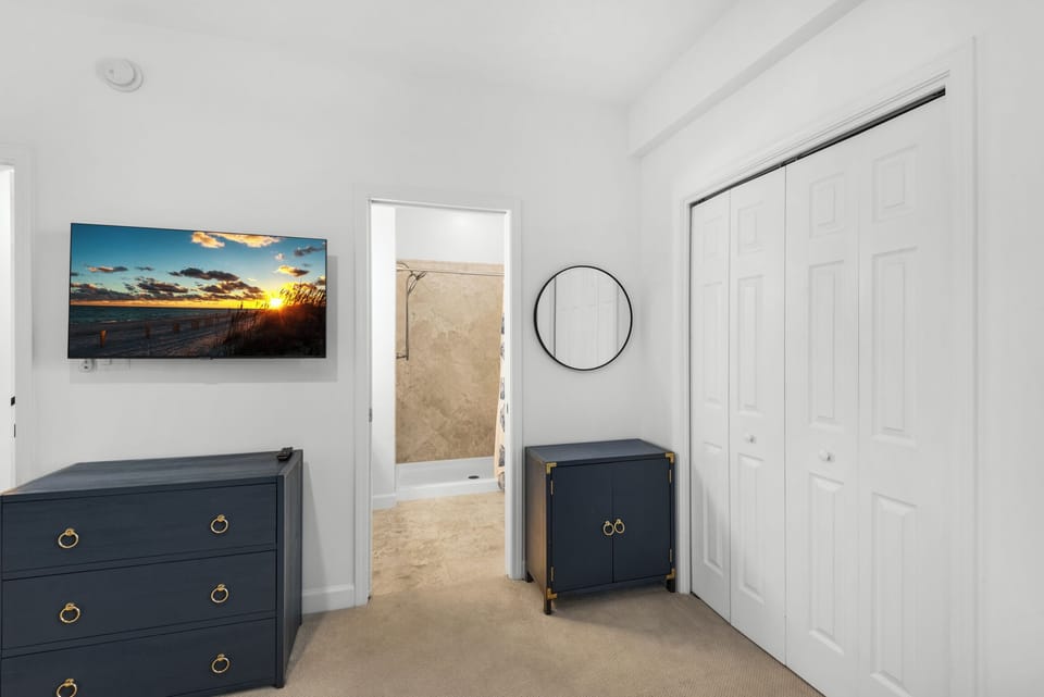 Guest bunk room with flat screen