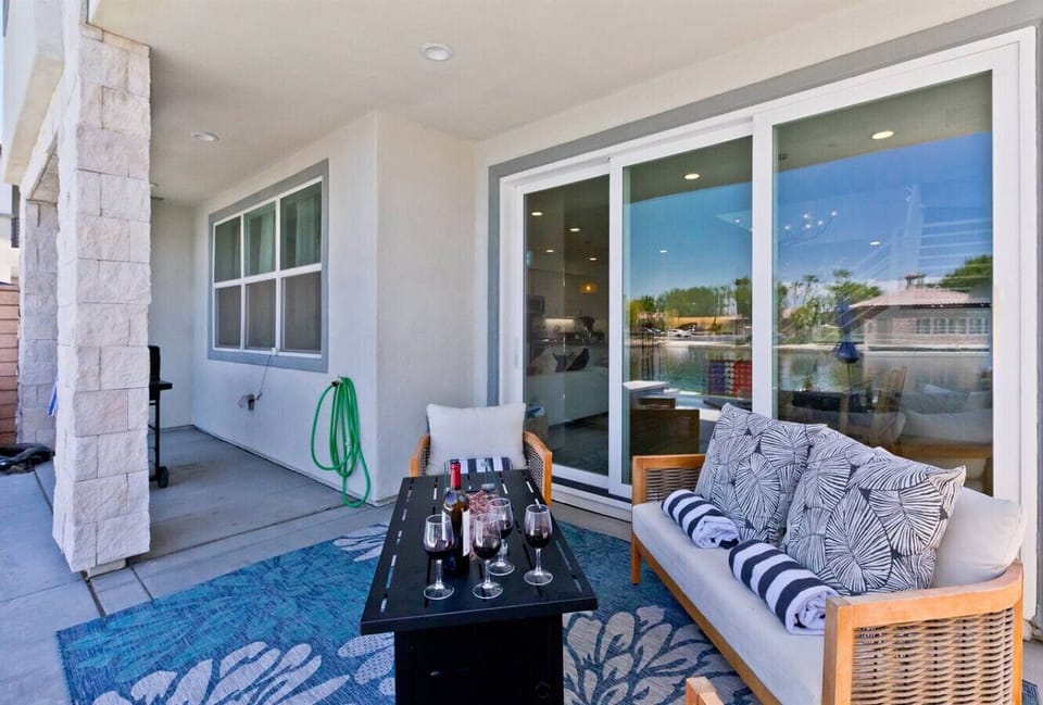 Patio Retreat: Sip cocktails on the stylish patio, with stunning views and chill vibes all around!