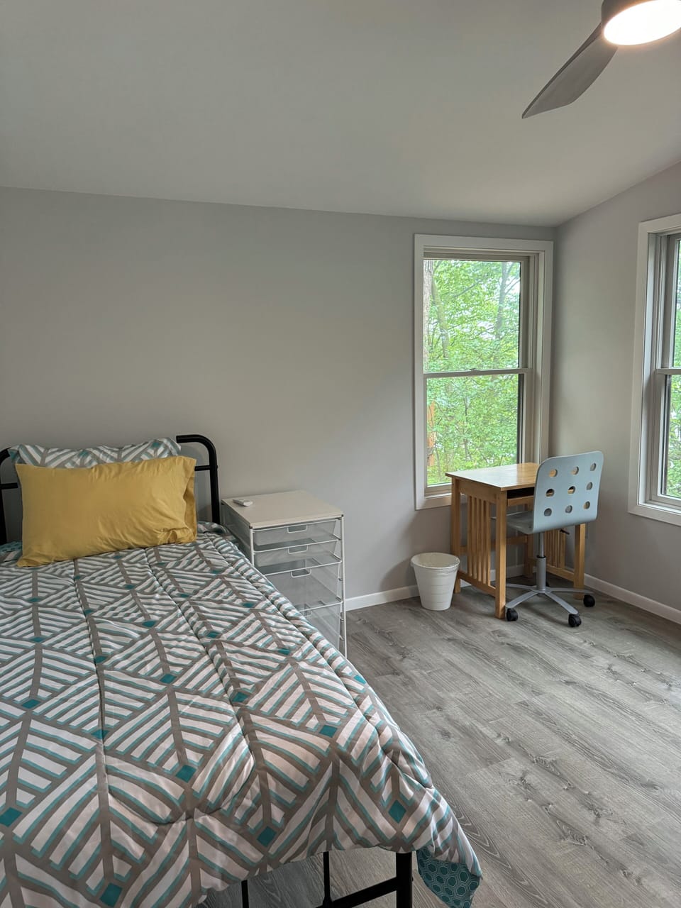 Bunk house, A small desk in the corner gives you the best office view! 