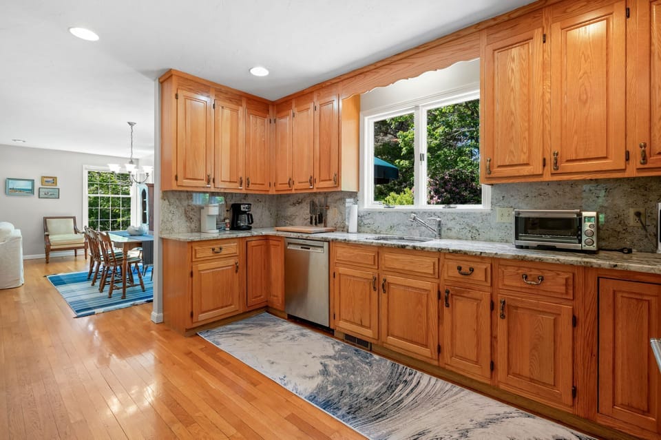 Large kitchen with lots of counter space