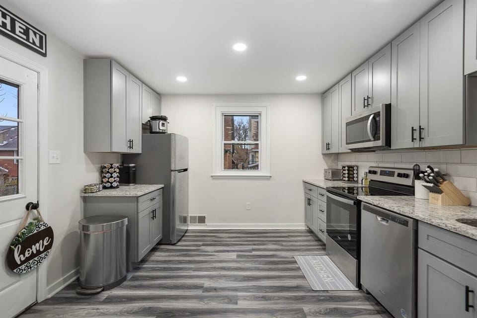 You’ll find plenty of prep space on the countertops, along with all the cookware, bakeware, dishware, flatware, glassware, serving-ware, and utensils you need to prepare and serve your favorite meals.