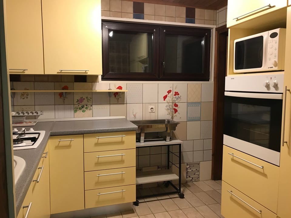Kitchen 2