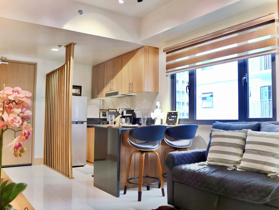Kitchen side view with high chair