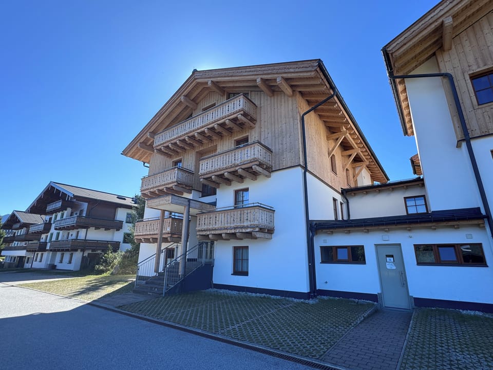 Cozy apartment with mountain view, sauna, and close to the slopes Apartment in Salzburgerland
