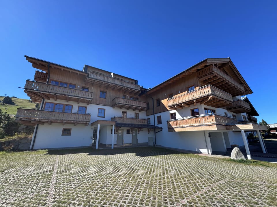 Cozy apartment with mountain view and close to the slopes in the Zillertal Arena Apartment in Salzburgerland