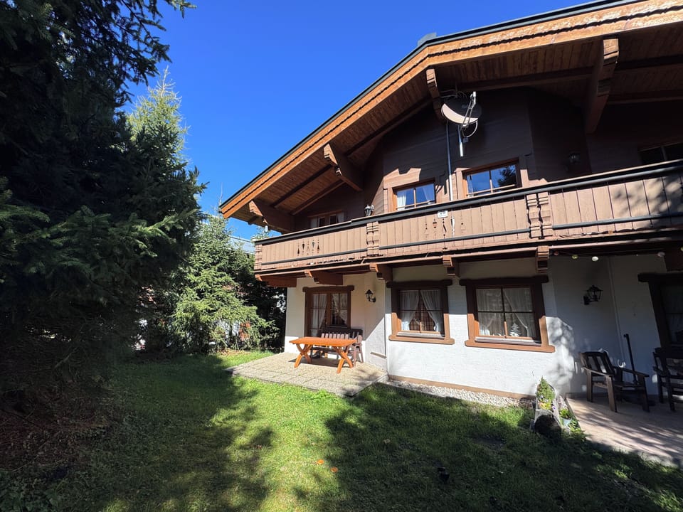Apartment in country style with mountain view and close to the slopes Apartment in Salzburgerland