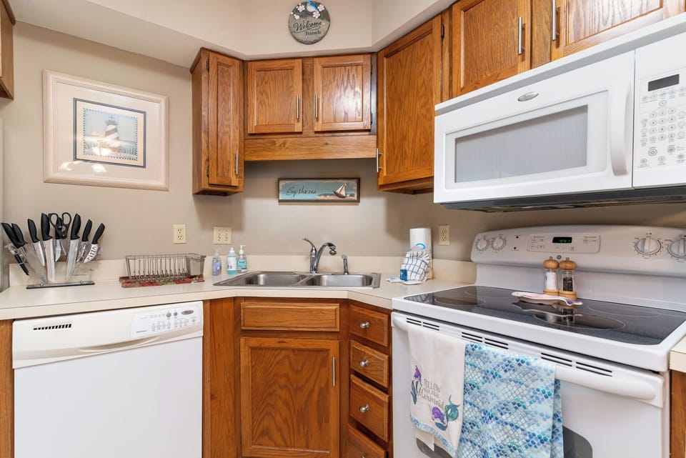 Kitchen at Mariner's Way