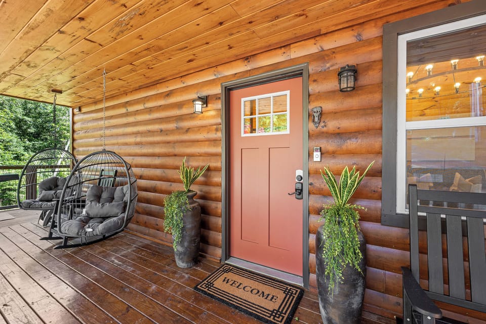 Welcome to Pinecone Hideaway!