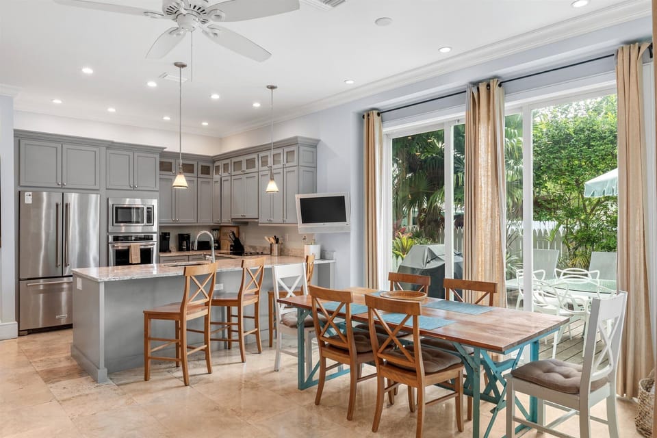 Dining area / Breakfast bar