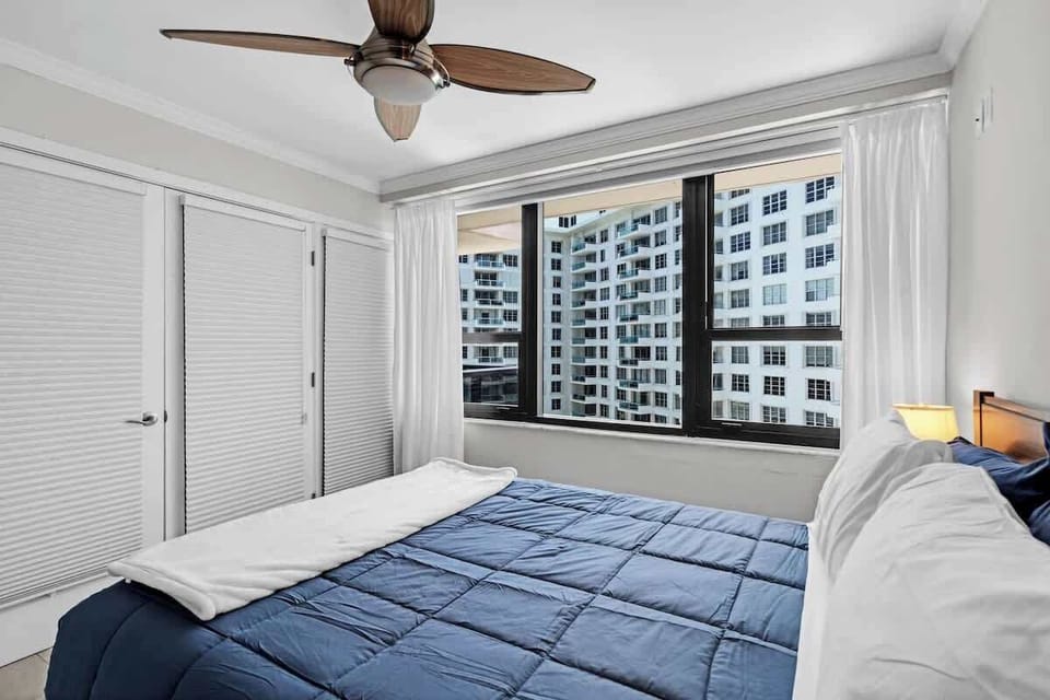 Clean lines, cozy bed, and skyline views—this peaceful retreat is ideal for solo travelers or couples seeking a stylish city stay.