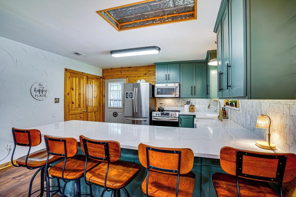 Kitchen | Breakfast Bar | Keurig & Drip Coffee Makers | Cooking Basics