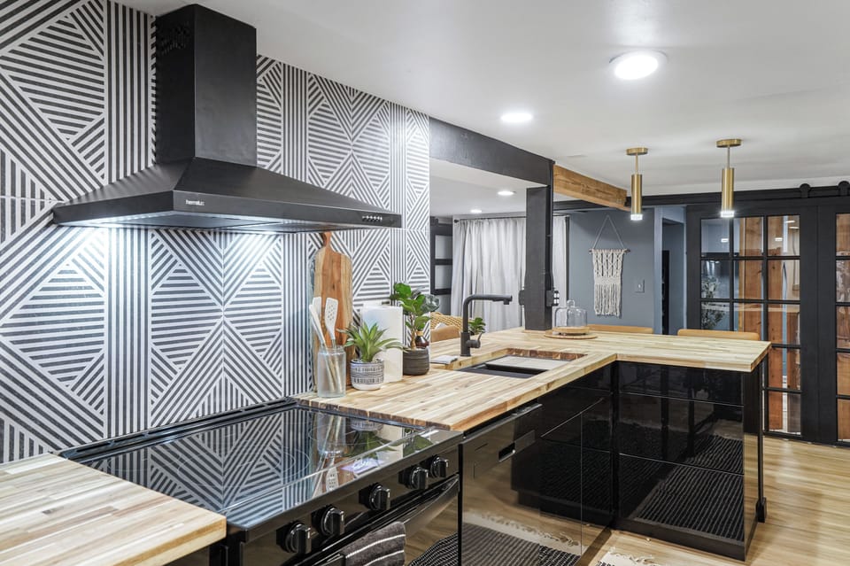 Full kitchen!!!