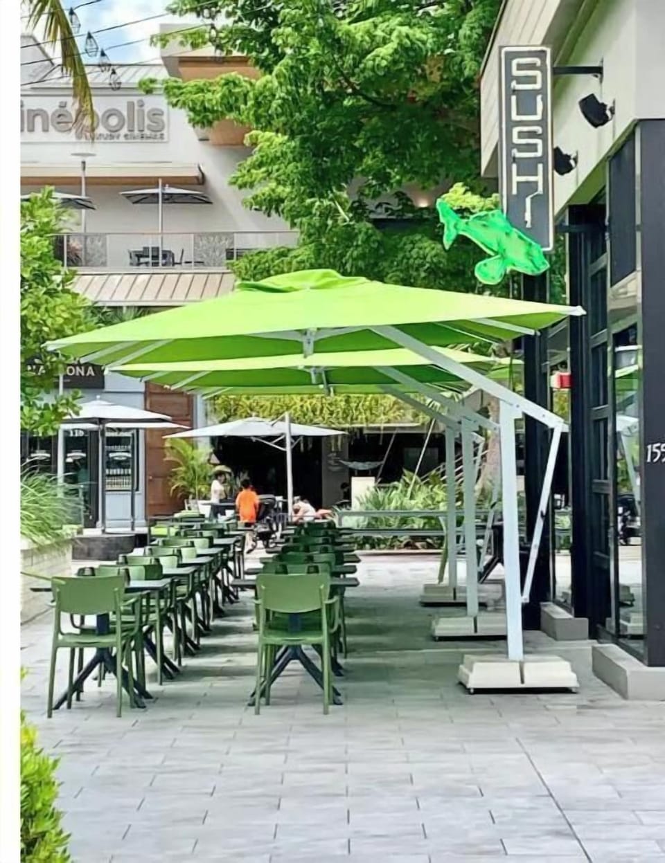 Outdoor dining