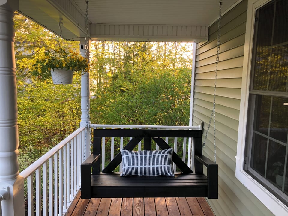 Front porch swing
