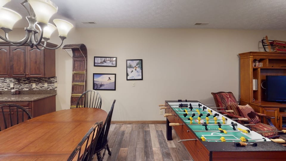 Dining Room, Dining Table, Furniture, Indoors, Table