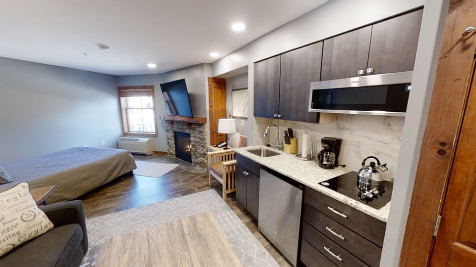Indoors, Home Decor, Screen, Cooktop, Kitchen