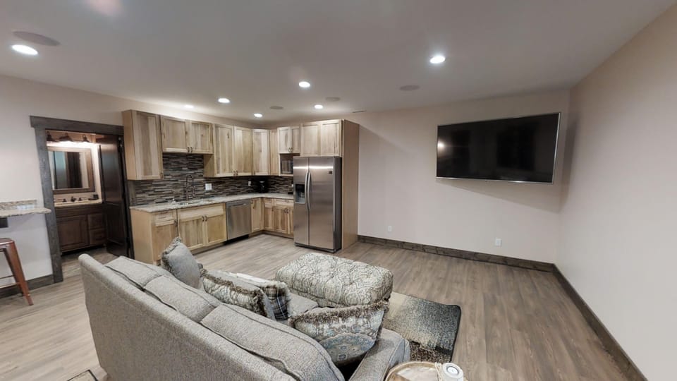 Indoors, Screen, Home Decor, Furniture, Living Room