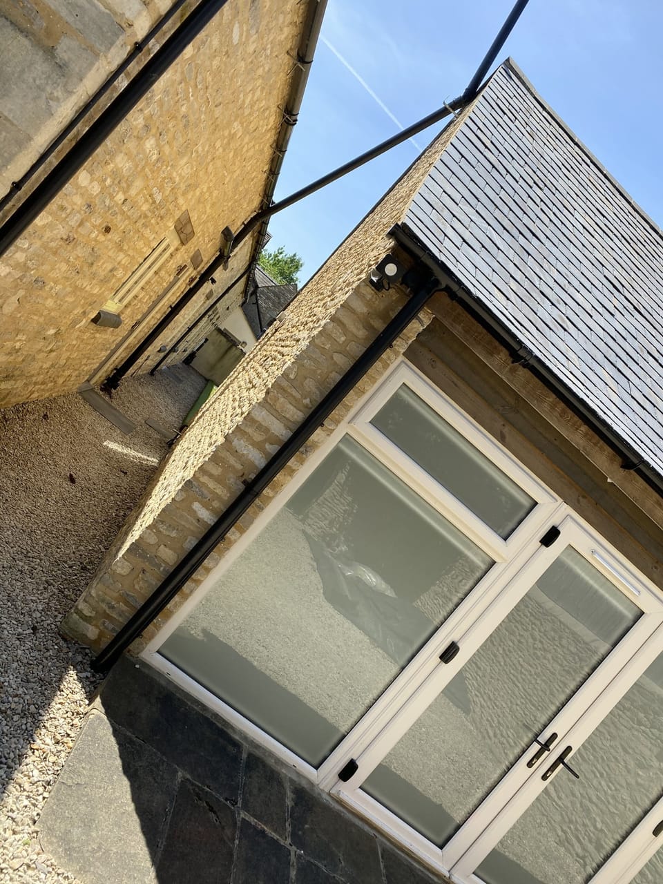 Shows main barn and seperate downstairs annex.