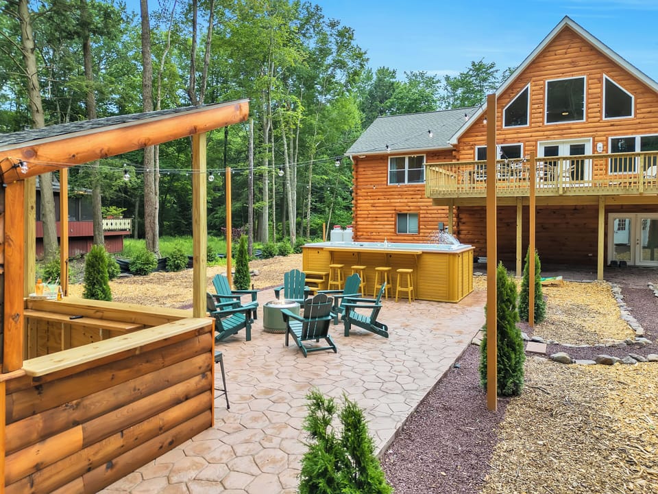Hang Outside on the Patio w/ a Private Swim Spa, Bar, Tv & Solo Stove Fire Pit 