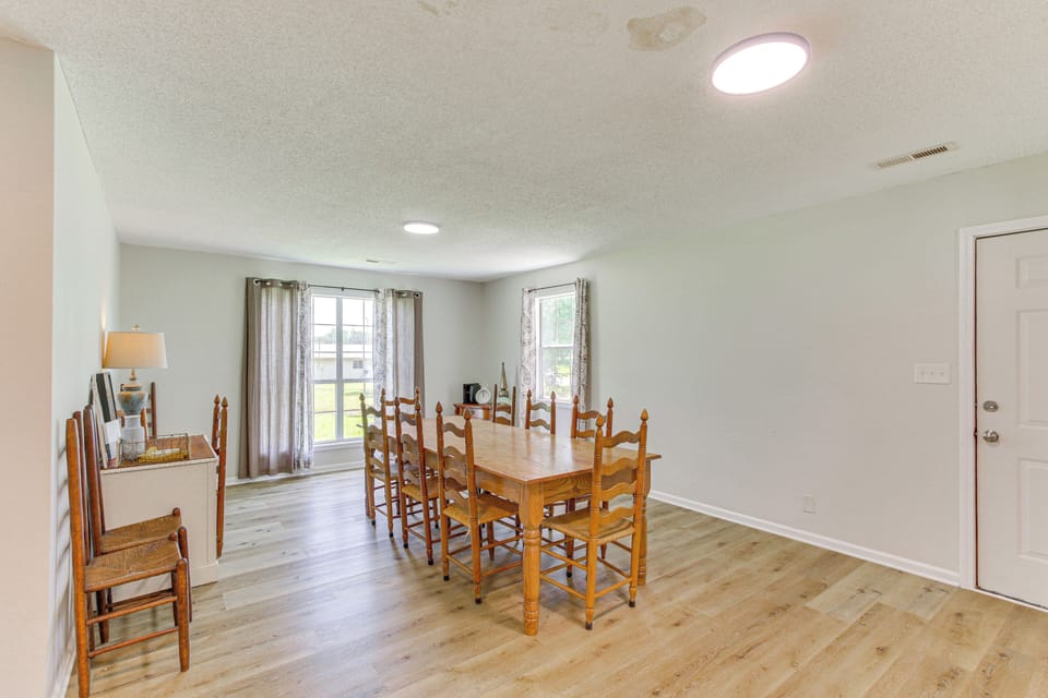Dining Room | 1 Interior Step | Dishware & Flatware