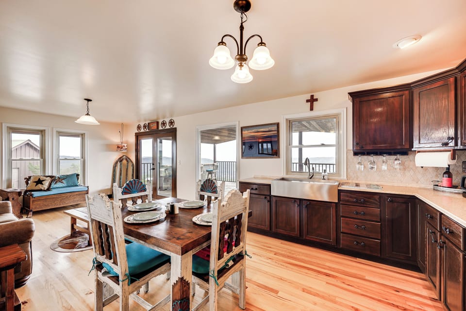 Kitchen | Dining Area | Drip Coffee Maker | Toaster | 1st Floor