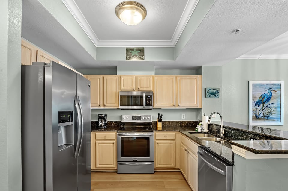 Fully stocked kitchen with everything you need to prepare meals