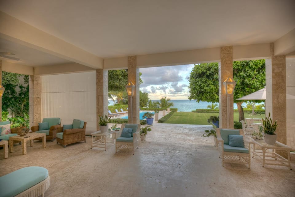 Marina 4 Oceanfront Luxury Villa (4408)