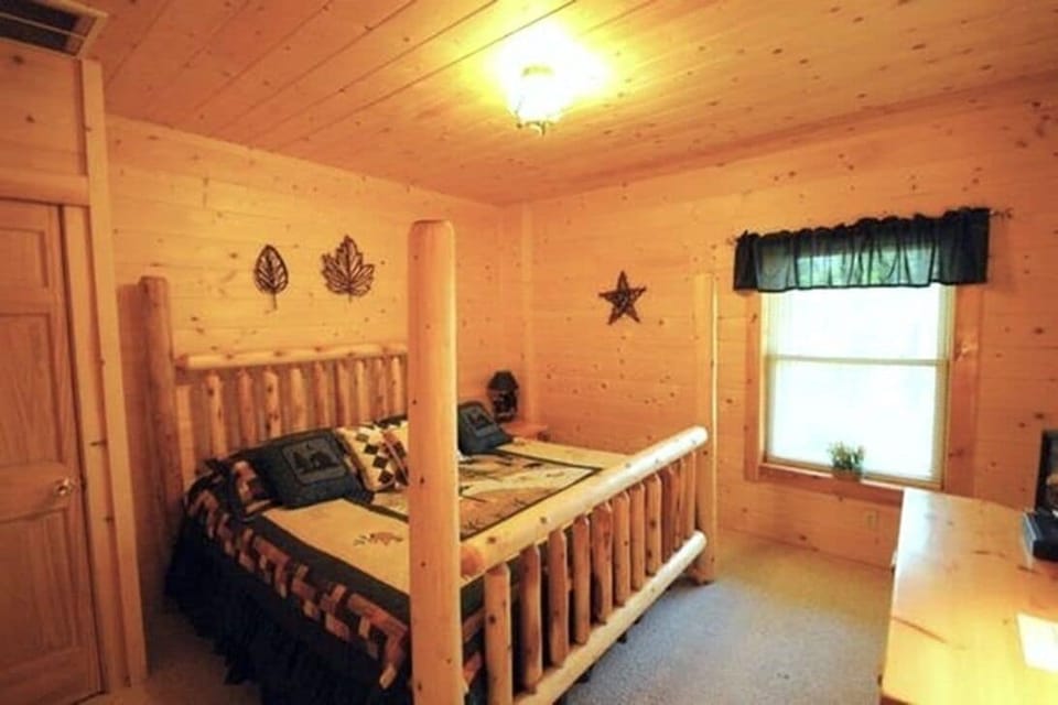 Bedroom 5 - King