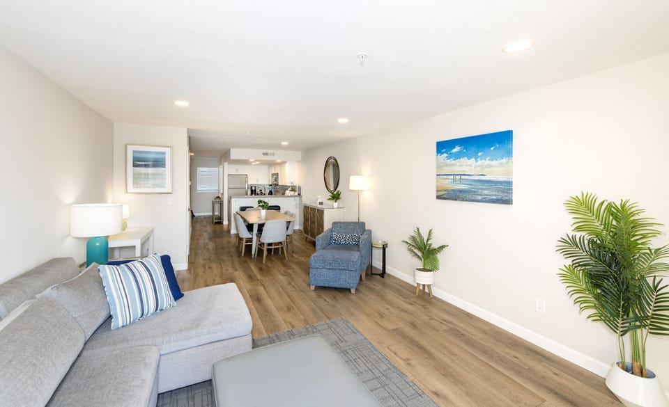 Living Room to Dining Room 