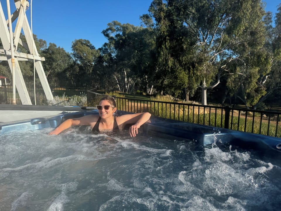 Outdoor spa tub