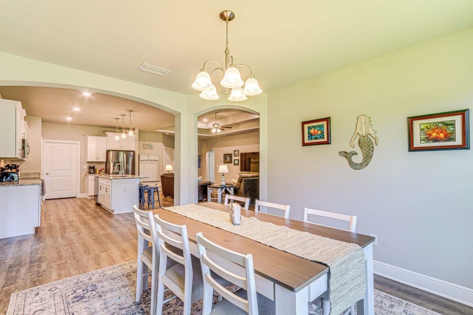 Living Space | Central A/C & Heating | Free WiFi