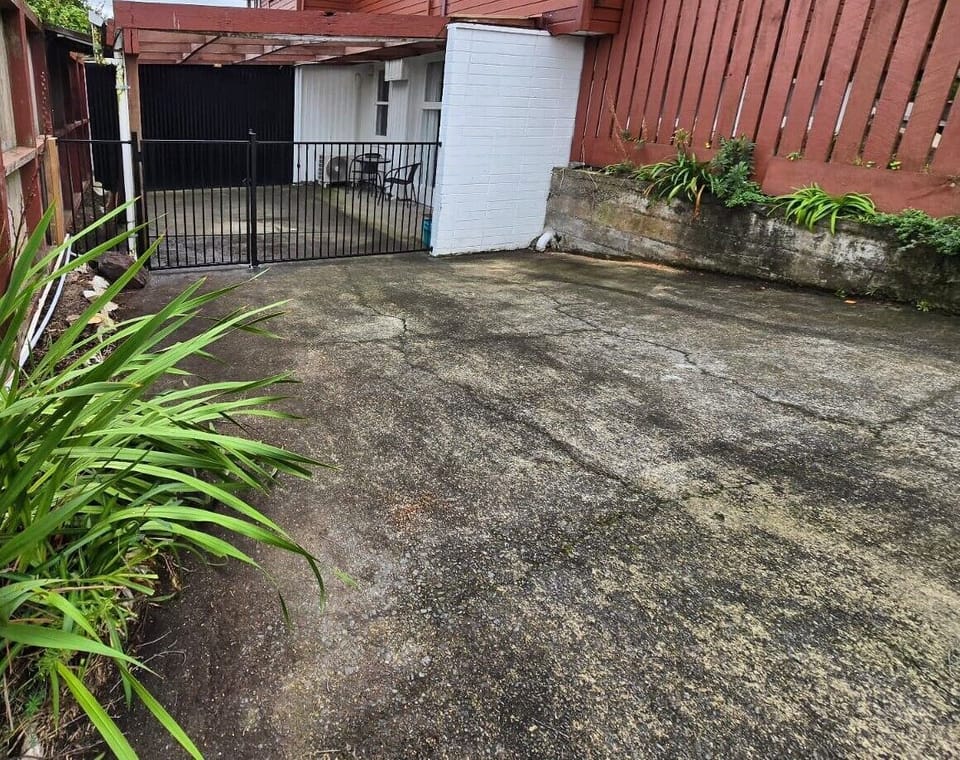 Parking & outdoor area