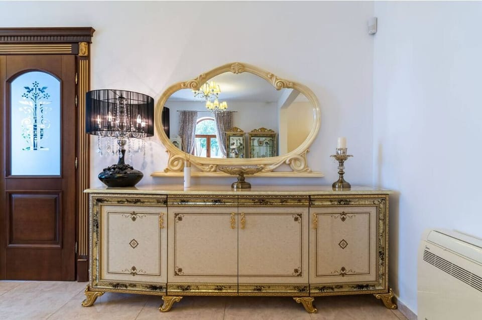 Mirror in the living room