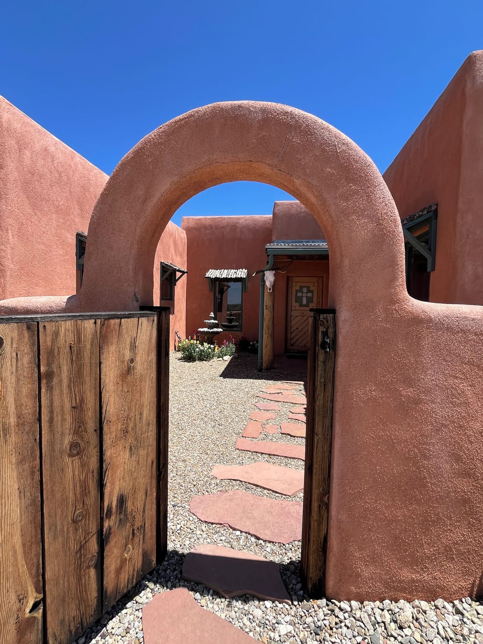 Entryway arch