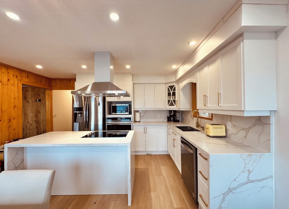 Full kitchen w/ brand new appliances, ready for crafting family feasts