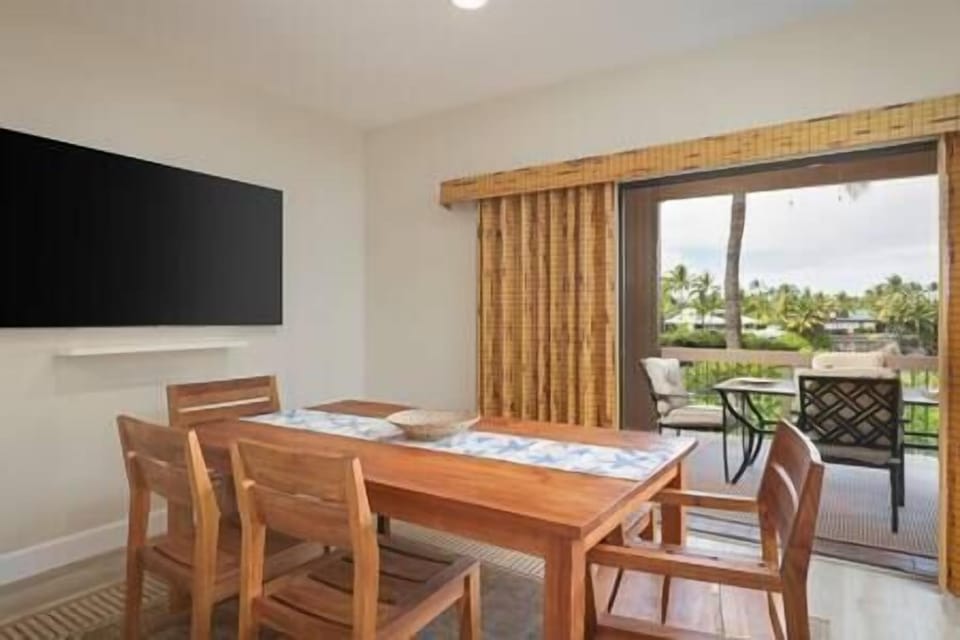 Dining area with view of the deck
