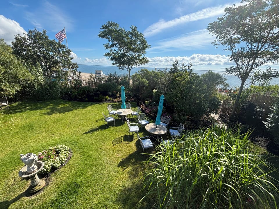 Outdoor sitting and dining area