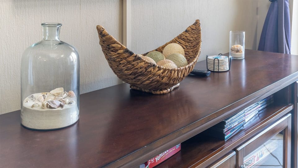 living room detail.