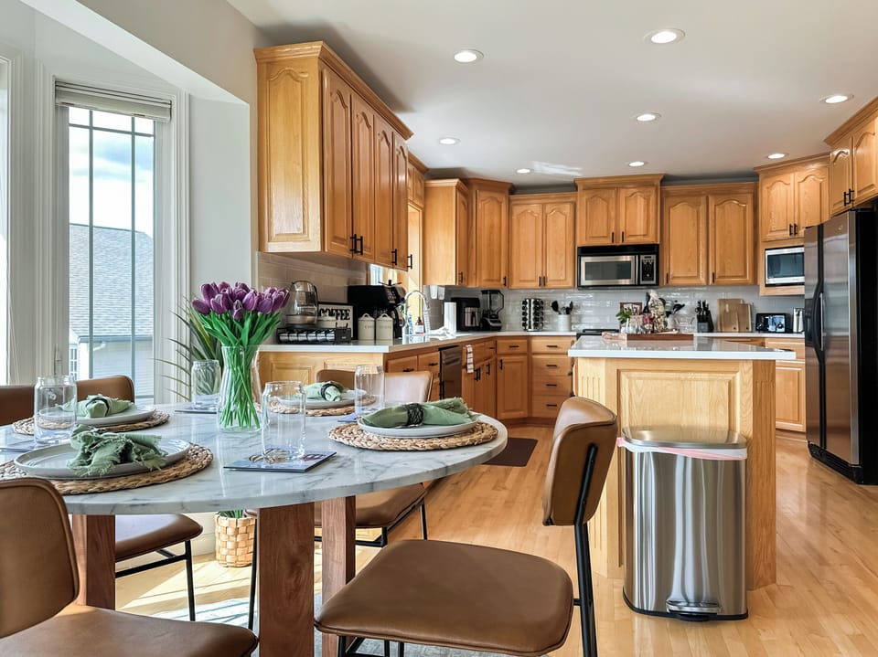 kitchen table 
