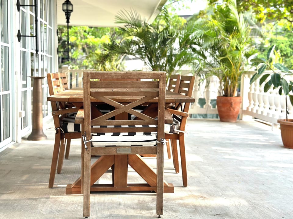 Outdoor dining